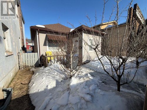 318 May St N, Thunder Bay, ON, P7C3P9 | Card Image
