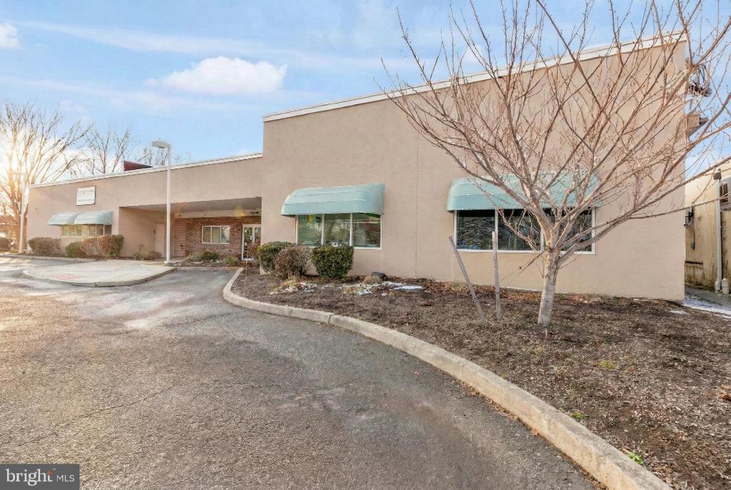 Commercial Sale in LAWRENCEVILLE 2