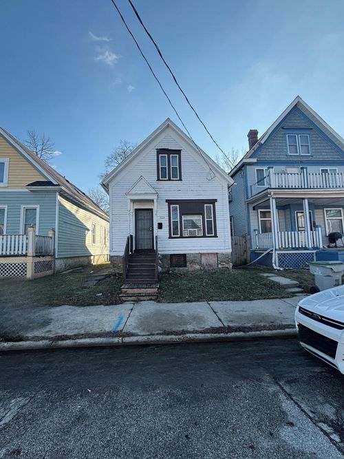 1319 W Groeling Ave, MILWAUKEE, WI, 53206-2738 | Card Image