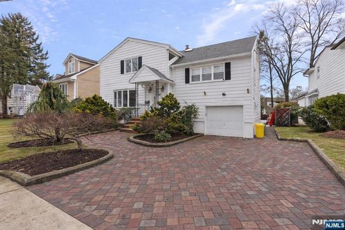 792 Washburn St, Teaneck, NJ, 07666-2243 | Card Image