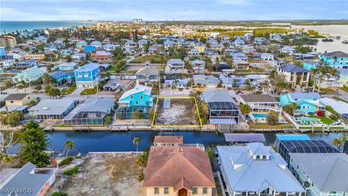 200 Curlew St, FORT MYERS BEACH, FL, 33931-4408 | Card Image