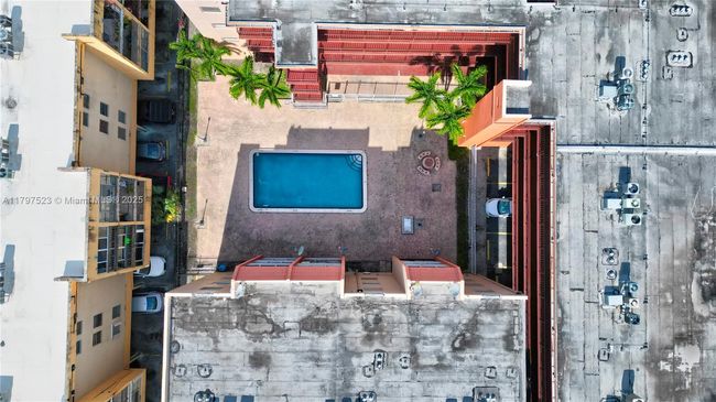 APT-220 - 6095 W 19 Th Ave, Condo with 2 bedrooms, 2 bathrooms and null parking in Hialeah FL | Image 10