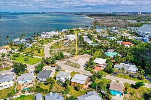 961 San Carlos Ct, FORT MYERS BEACH, FL, 33931-2248 | Card Image
