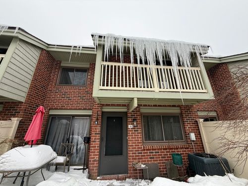 12-12 Greenbrook Dr, Stoughton, MA, 02072-4946 | Card Image