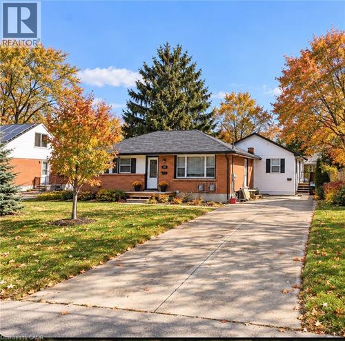 134 Oakside St, London, ON, N5Y1E7 | Card Image