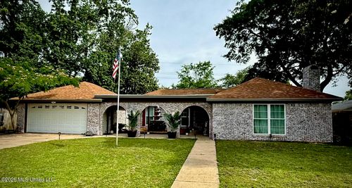 206 Boggs Cir, Long Beach, MS, 39560-5807 | Card Image