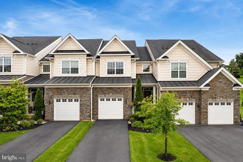 2002 Julia Dr, CONSHOHOCKEN, PA, 19428-2461 | Card Image