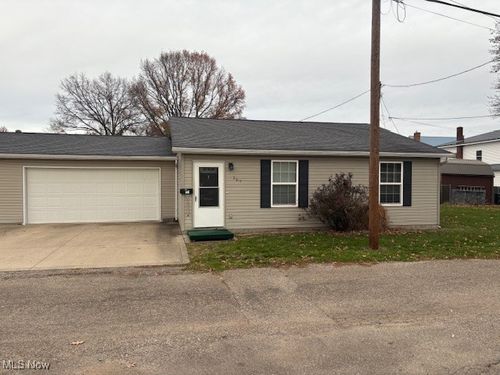 167 Cedar Ln Ne, New Philadelphia, OH, 44663-2777 | Card Image