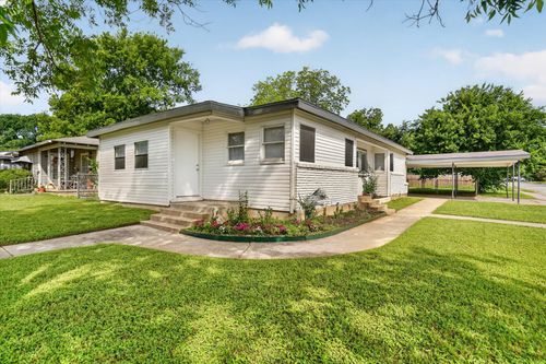 1102 Poindexter Ave, Cleburne, TX, 76033-4360 | Card Image