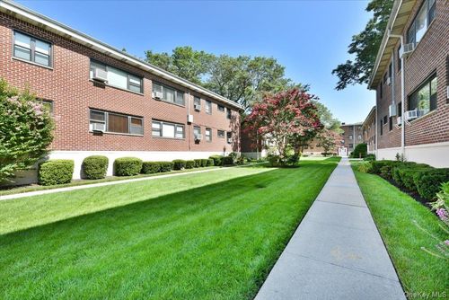 apt-gc2-91 Tulip Ave, Floral Park, NY, 11001-1923 | Card Image