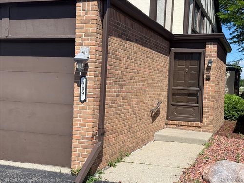 25-309 Country Club Dr, Saint Clair Shores, MI, 48082-1060 | Card Image
