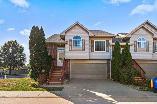 90 Heidi Ln, North Liberty, IA, 52317-9589 | Card Image