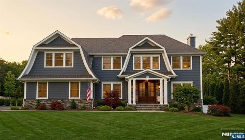 20 Ravine Ave, Wyckoff, NJ, 07481-2917 | Card Image