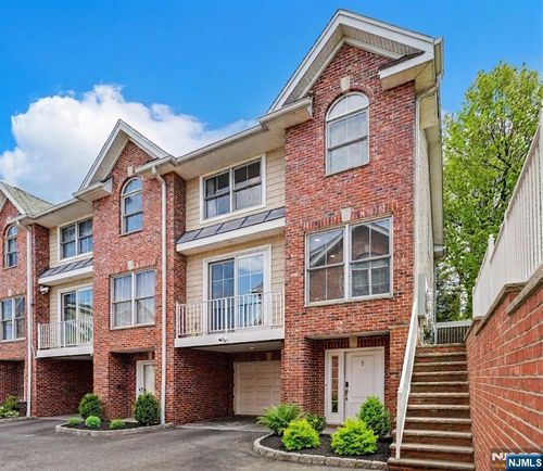 422 Hillside Ave, Palisades Park, NJ, 07650-1381 | Card Image