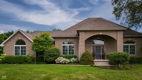 8660 W 300 S, Columbus, IN, 47201-1542 | Card Image