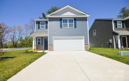 73 Lillian Ln, Hendersonville, NC, 28792-0763 | Card Image