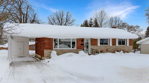 158 6th Ave, Hanover, ON, N4N2E4 | Card Image