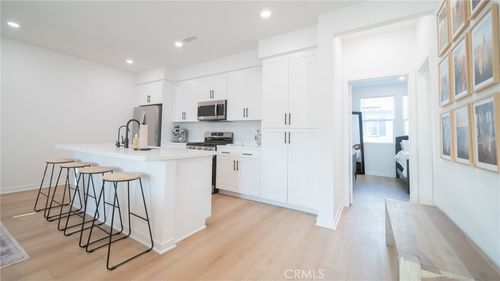 17952 Seaglass Dr, Huntington Beach, CA, 92646-1528 | Card Image