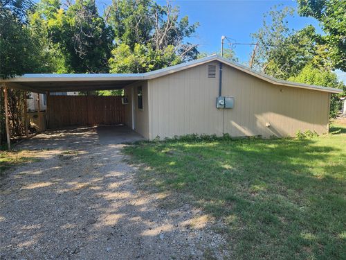 202 W Martin Ave, Comanche, TX, 76442-1660 | Card Image