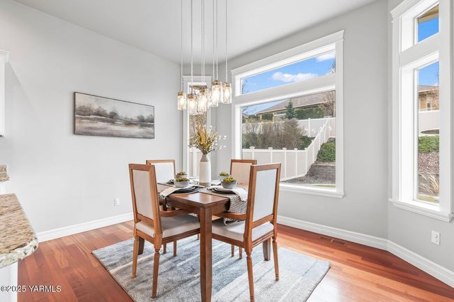Breakfast Nook | Image 17