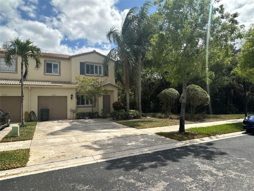 4792-4792 Lago Vista Dr, Coconut Creek, FL, 33073-4930 | Card Image