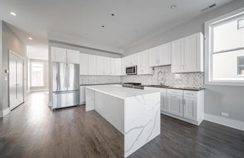 3-556 18th St, Chicago, IL, 60616-1148 | Card Image