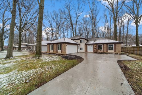 27855 Blossom Boulevard, North Olmsted, OH, 44070 | Card Image