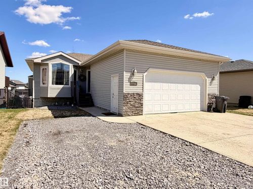 4465 38 St, Drayton Valley, AB, T7A0A8 | Card Image