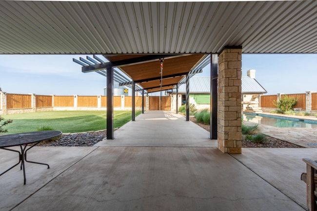 1635 County Road 135, House other with 5 bedrooms, 3 bathrooms and null parking in Hale Center TX | Image 12