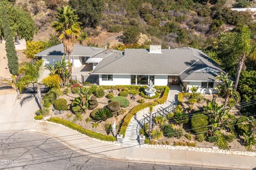 2460 Las Positas Rd, Glendale, CA, 91208-2352 | Card Image