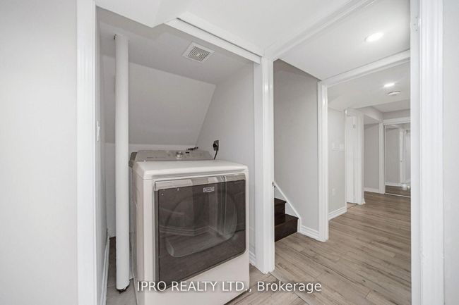 21 Sandway Dr, House other with 7 bedrooms, 5 bathrooms and 4 parking in Brampton ON | Image 48