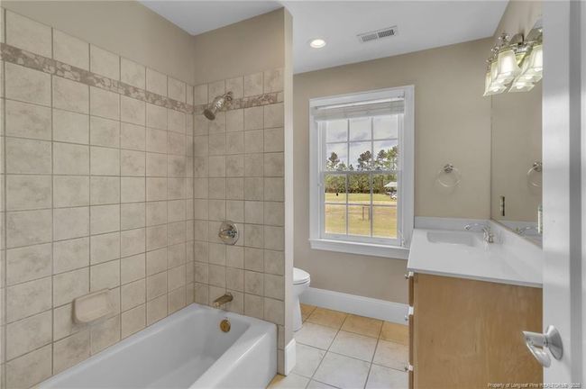 Upstair bath | Image 41