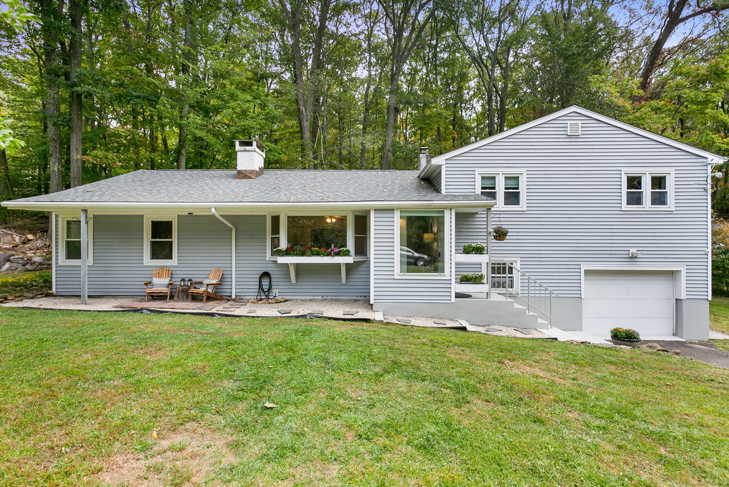 Mary Ann Dr, Danbury, CT 06811