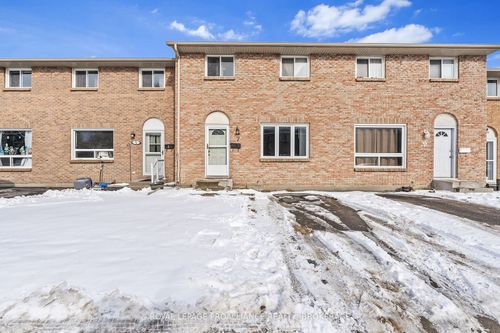 7 Rosemund Cres, Kingston, ON, K7M6Y8 | Card Image