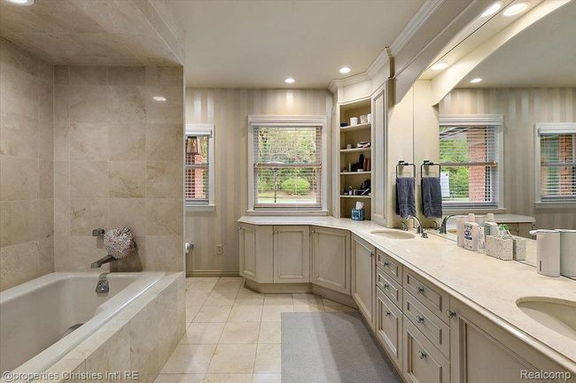 4889 Ardmore Dr, House other with 4 bedrooms, 4 bathrooms and null parking in Bloomfield Township MI | Image 22