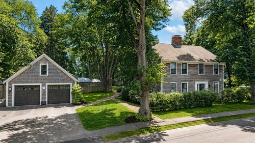 29 Pleasant St, Hingham, MA, 02043 | Card Image