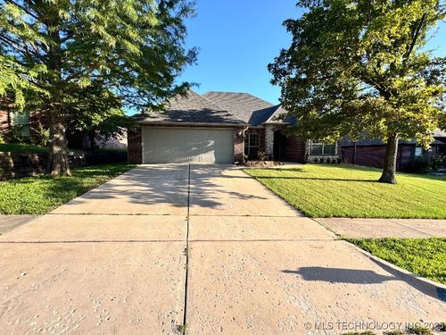 4526 E 141st Pl S, Bixby, OK, 74008-3777 | Card Image
