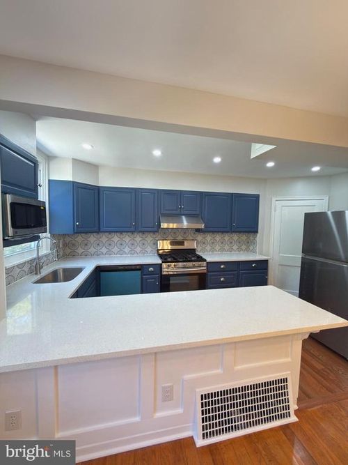 268 S Bayberry Ln, UPPER DARBY, PA, 19082-1228 | Card Image