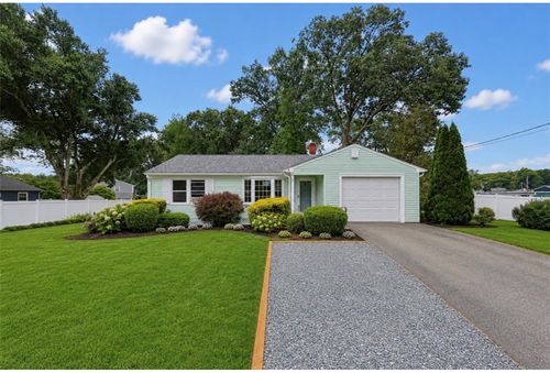 27 Bear Hill Rd, Cumberland, RI, 02864-5601 | Card Image