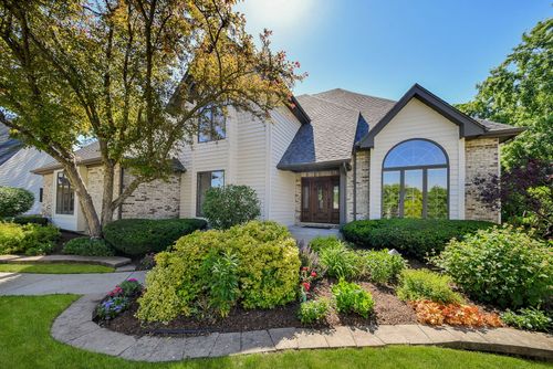 103 Hawkins Cir, Wheaton, IL, 60189-1933 | Card Image