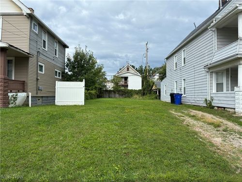 2056 W 104th St, Cleveland, OH, 44102-3531 | Card Image