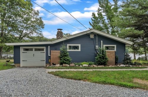 939 Plymouth Lake Dr, Newton, NJ, 07860-4127 | Card Image