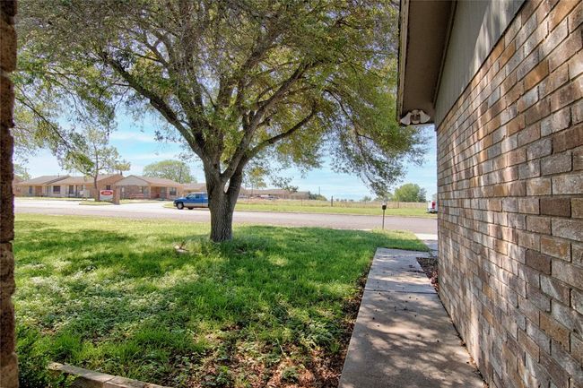 311 August St, House other with 3 bedrooms, 2 bathrooms and 6 parking in Schulenburg TX | Image 4