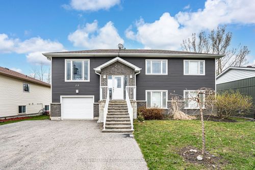 25 Bay St, Victoria Harbour, ON, L0K2A0 | Card Image