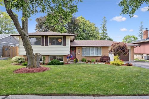 201 Stonybrook Dr, Kitchener, ON, N2M4L8 | Card Image