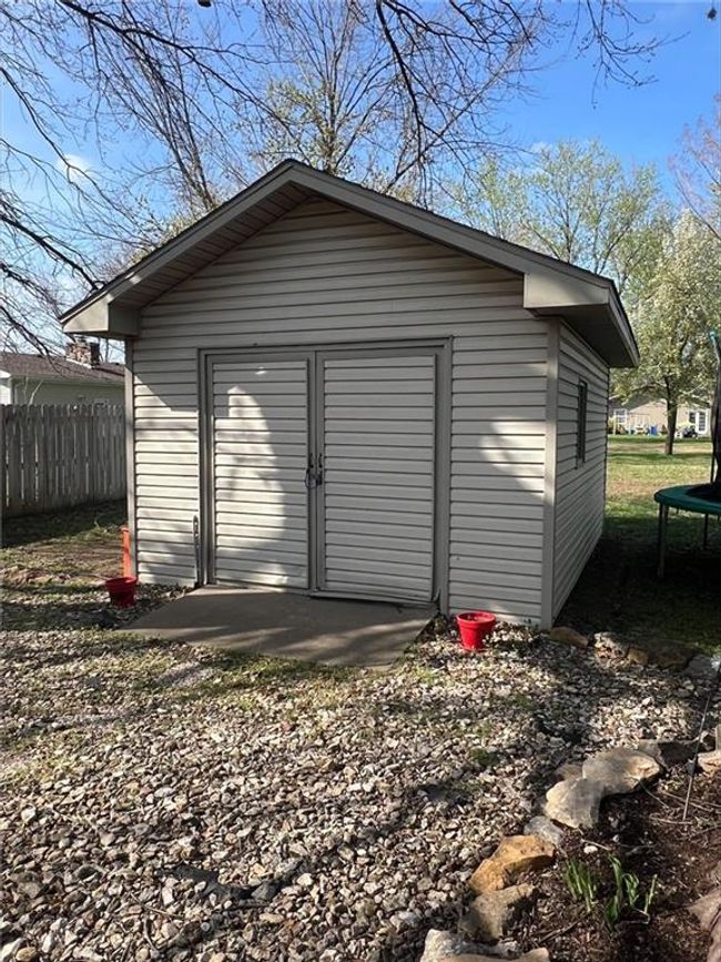 512 W Mckinley St, House other with 3 bedrooms, 3 bathrooms and null parking in Frontenac KS | Image 15