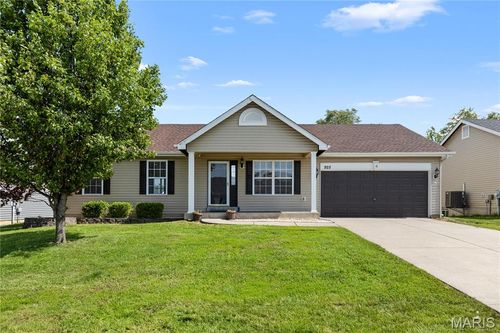 925 Stone Crossing Dr, Wentzville, MO, 63385-3280 | Card Image