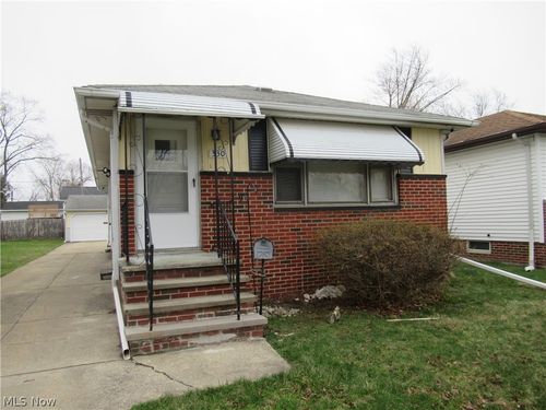 330 Paul St, Bedford, OH, 44146-4653 | Card Image