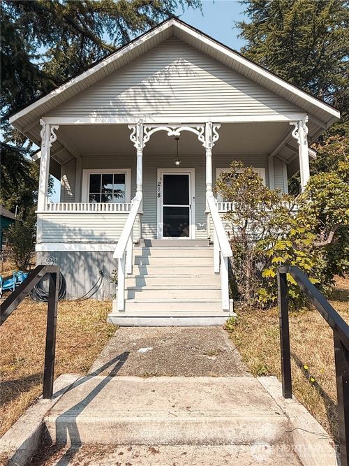 218 Washington Ave N, Eatonville, WA, 98328-2519 | Card Image