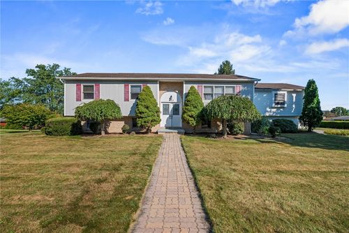 423 Braddock St, Johnstown, PA, 15905-3331 | Card Image